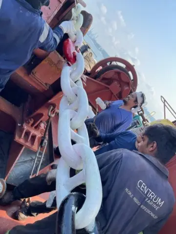Anchors & Anchor Chains (photo 2)