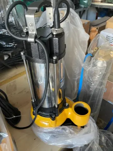 Pumps (photo 1)